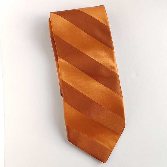 City of London | 2 toned orange 🧡 striped 100% silk tie 👔 - Picture 3 of 13